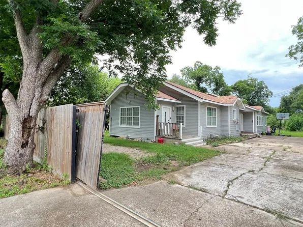 8211 Findlay St, Houston, TX 77017