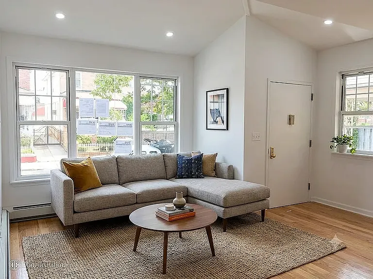 776 E 45th St #2 — Photo 5