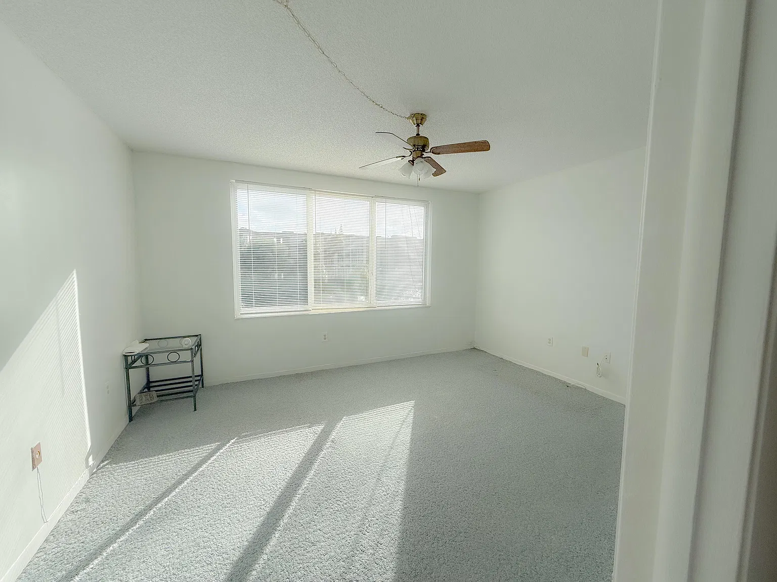 1 bed, 1.0 bath, 1090 sqft, $800 — Photo 1