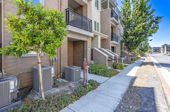 614 Obsidian Dr — Photo 2