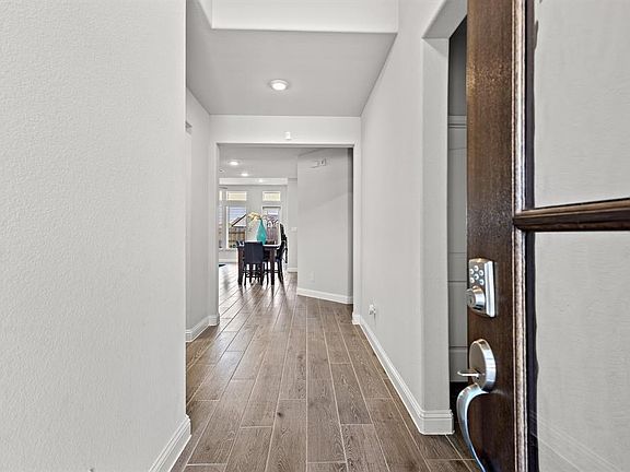 3rd image of 6306 Loquat Grove Ct