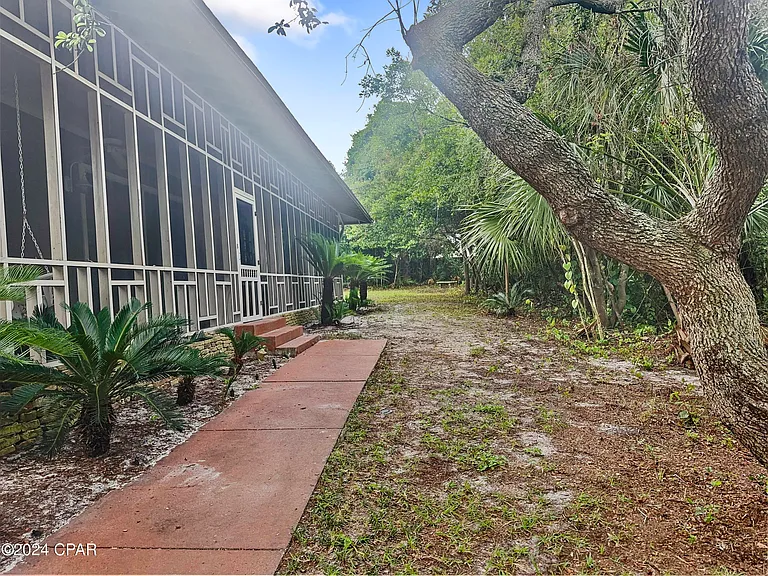 216 Sundial St — Photo 14