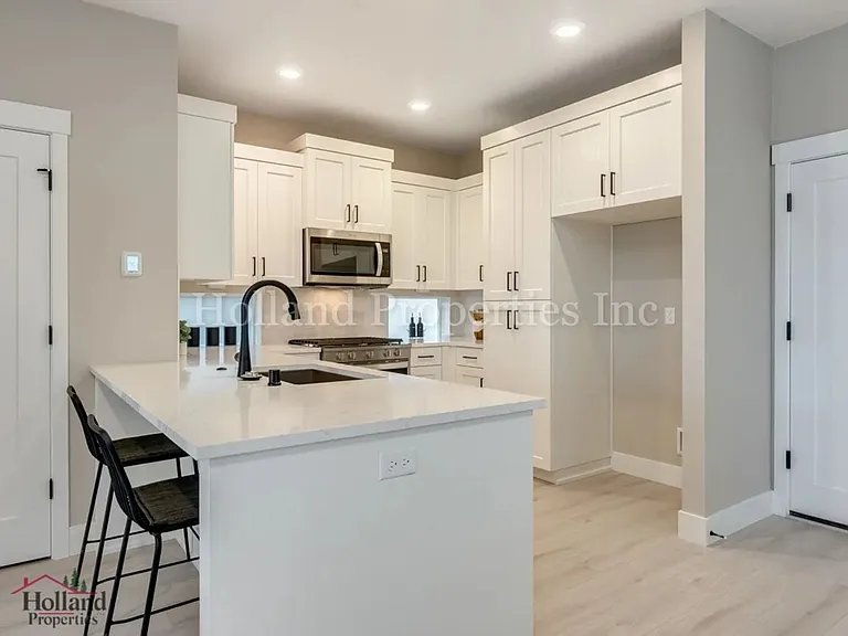 8162 SE Reddington St — Photo 2
