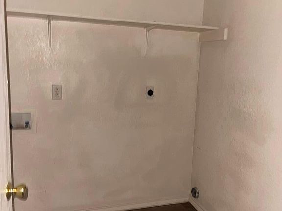 2nd image of 4300 Deek Dr APT C