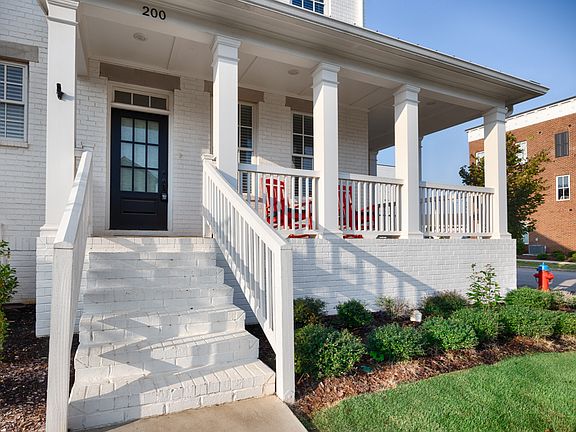 3rd image of 200 Saint Louis St