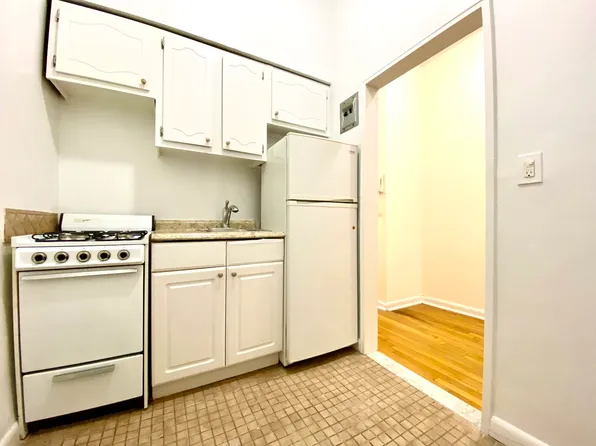 408 East 83rd Street image 10 of 23