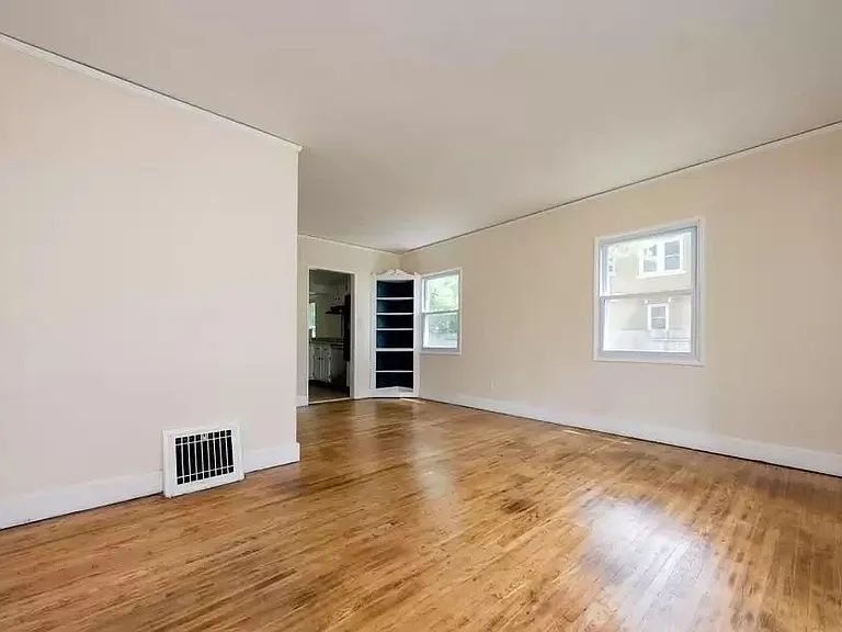 2601 W Heading Ave — Photo 3