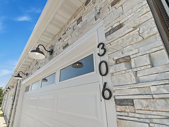 2nd image of 306 Willow #306