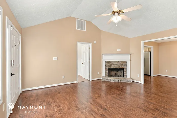 3 bed, 2.0 bath, 1280 sqft, $1,745 — Photo 4