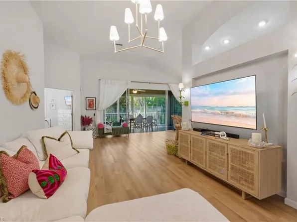 7131 Blue Juniper CT #202, NAPLES, FL 34109