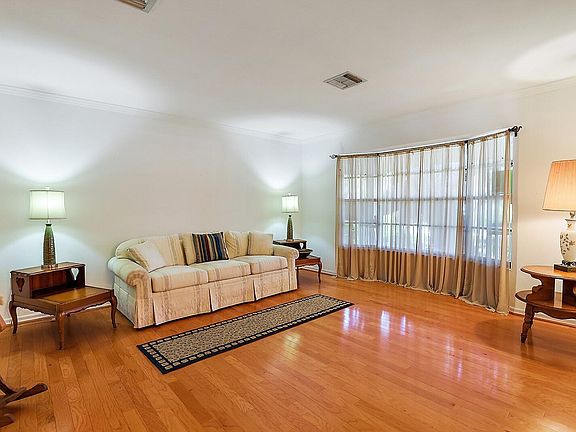 4th image of 1207 W Crooked Lake Pl