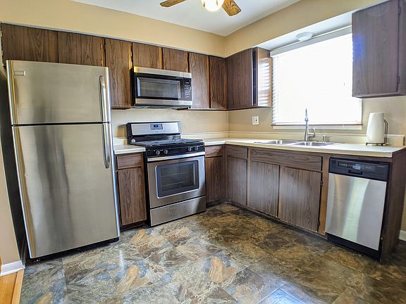 5th image of 215 W Johnson St APT 1A