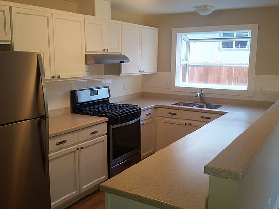 4th image of 18612 Vaughn Milton Loop NE