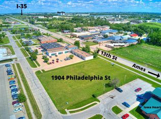 1904 Philadelphia St, Ames, IA 50010