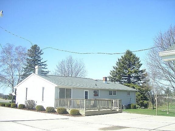 Back of house, big deck