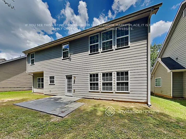 2450 Freemont St — Photo 21