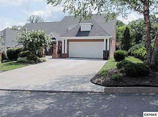 979 Fine Glen Dr, Sevierville, TN 37862