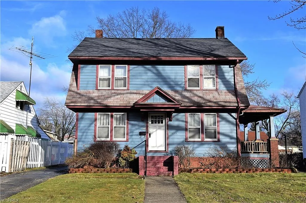 587 Woodbine Ave SE photo 1