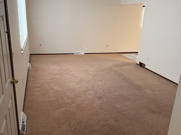 5th image of 4132 Lincoln Ave