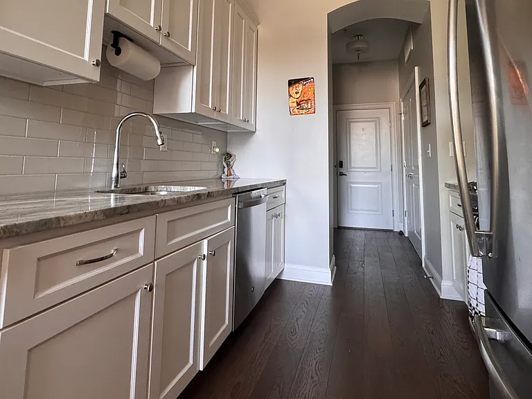 77 Van Dam St #202 — Photo 2