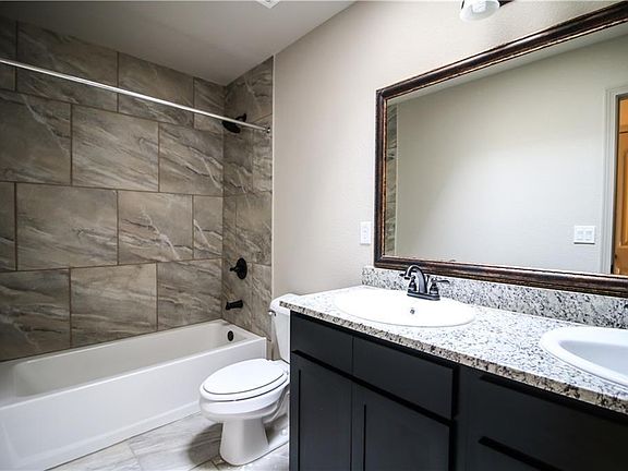 4th image of 3137 Red Orchard Dr