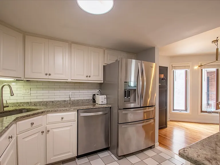 431 W Grant Pl #C-C-C — Photo 7