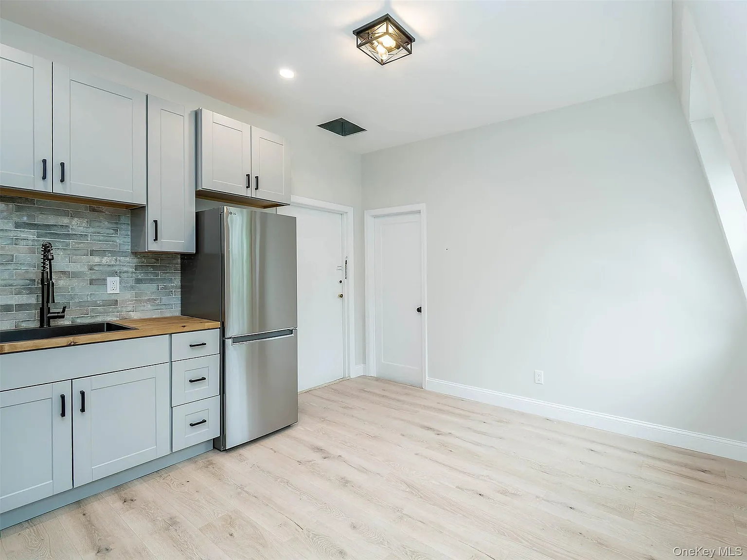 1 bed, 1.0 bath, 300 sqft, $2,250 — Photo 3
