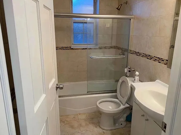 98 Bay 20 St #2 — Photo 14