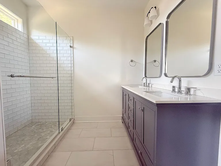 1403 Westbrook Cir — Photo 30