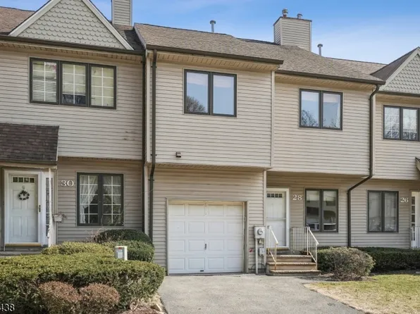 28 Deer Hill Ct, Boonton Town, NJ 07005