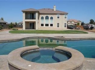 10236 Clover Ranch Dr, Sacramento, CA 95829