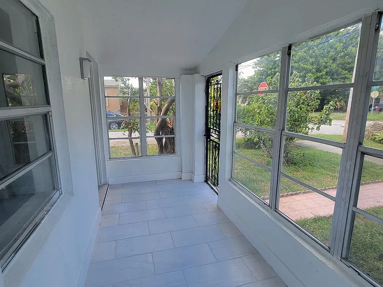 1342 NW 43rd St — Photo 4