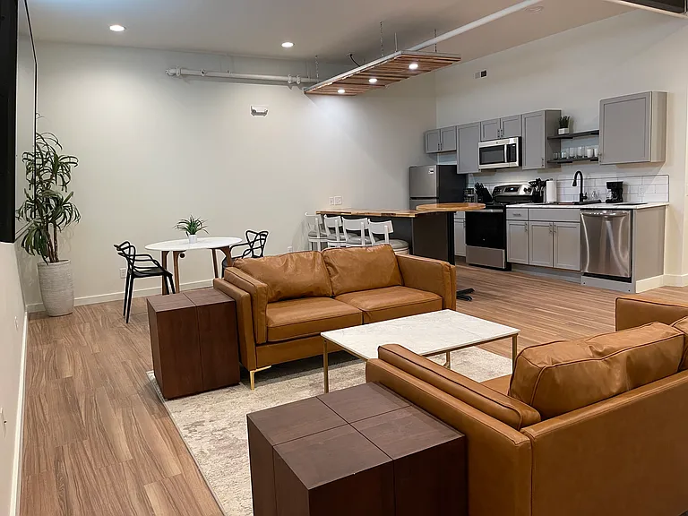 303 Congress Ave #5 — Photo 2