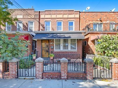 2244 43rd St, Long Island City, NY, 11105