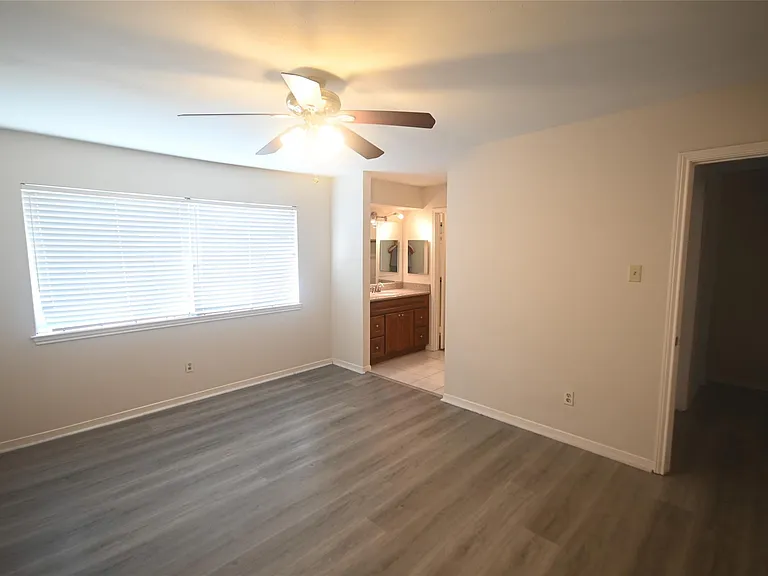8314 La Roche Ln — Photo 12
