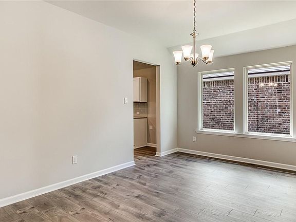 3rd image of 8135 Kinslee Ln