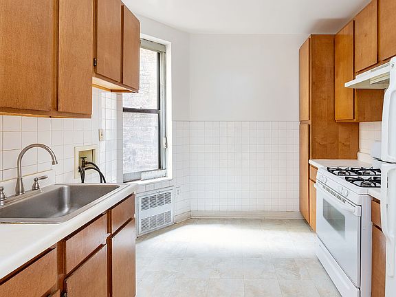 3rd image of 16 W 119th St APT 3B