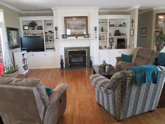 2nd image of 125 Saras Ln #14