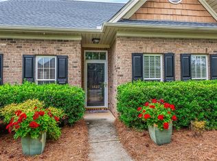 1627 Crestlawn Trl, Pfafftown, NC 27040