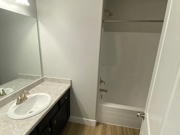 407 N 360 W — Photo 18