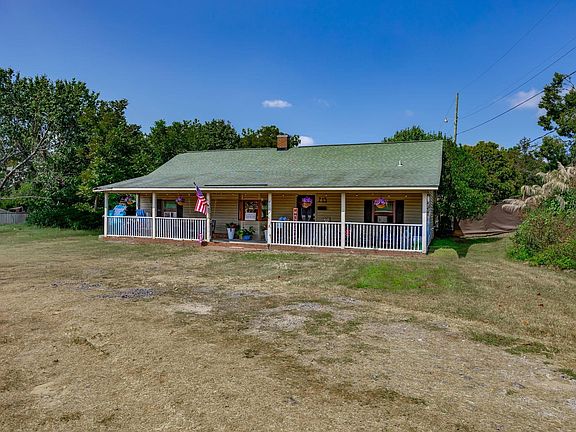 3rd image of 715 Old Columbia Hwy