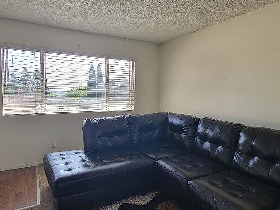 5th image of 133 N Calle Vis