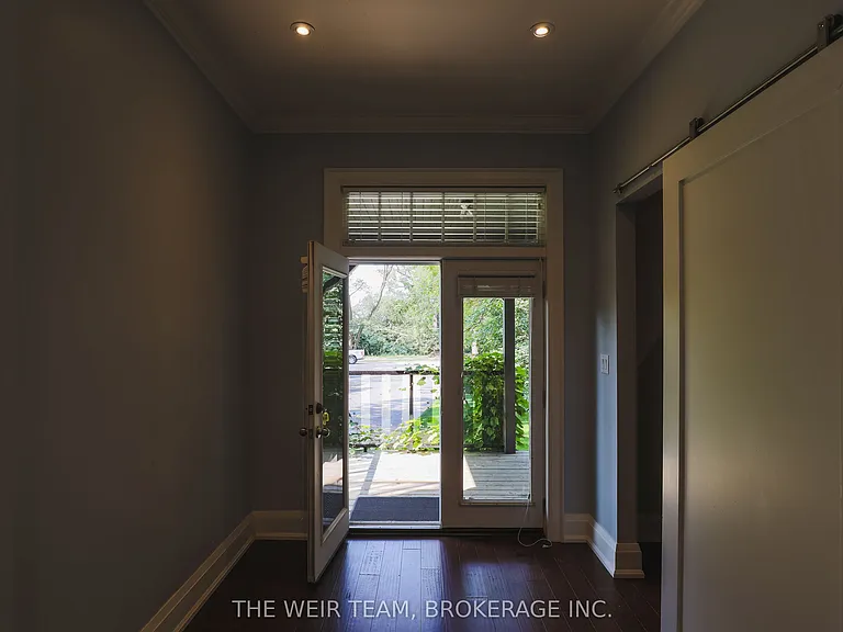 672 Broadview Ave #MAIN — Photo 14