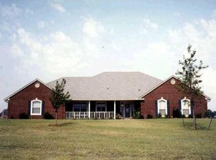 215 Flamingo Dr, Blanchard, OK 73010