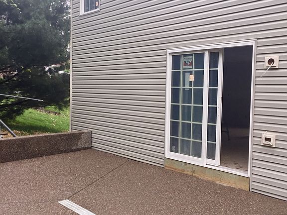 5th image of 2048 Silverdale Dr