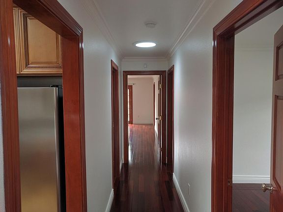 4th image of 374 E Duane Ave