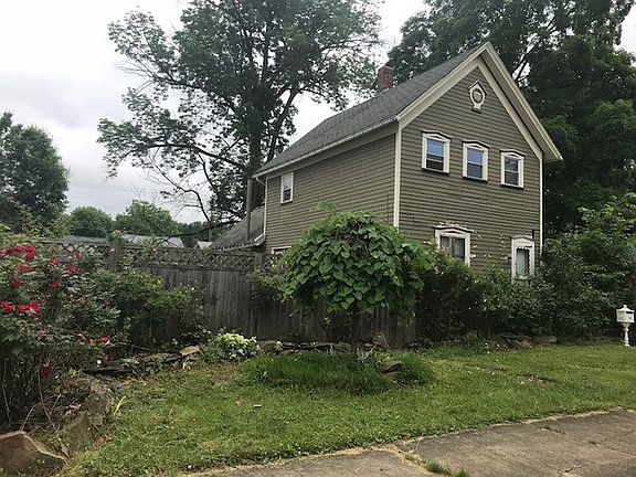 2nd image of 502 W Walnut St