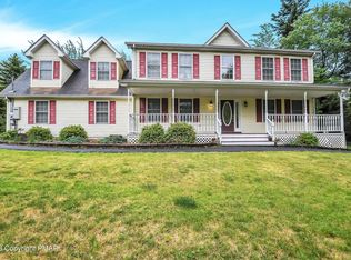 578 Minsi Trl E, Long Pond, PA 18334