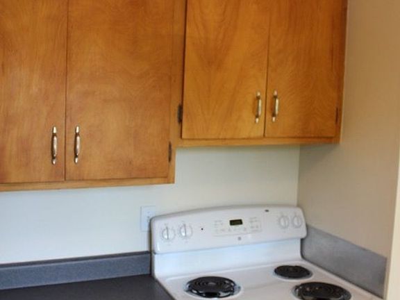 4th image of 220 Peninsula Ave #9