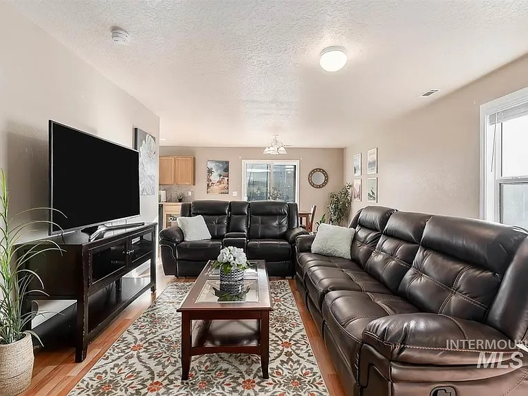 9713 W Shelborne Dr — Photo 9
